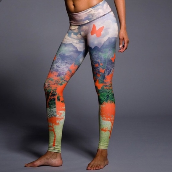 Onzie Butterfly/Mountain Leggings - Picture 7 of 7